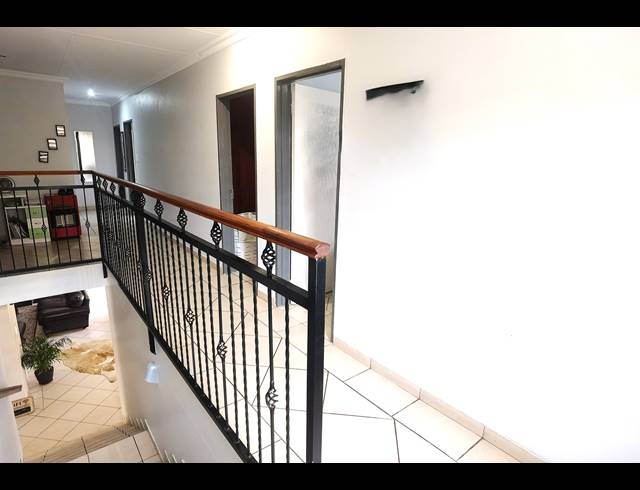 4 BEDROOM TOWNHOUSE FOR SALE IN VALLEY VIEW ESTATE